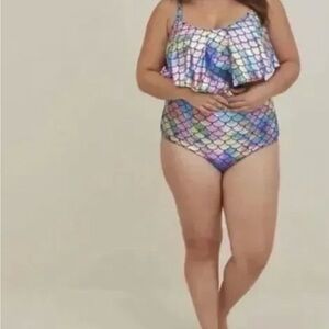 Mermaid 2 piece swim new with tags from torrid size 3